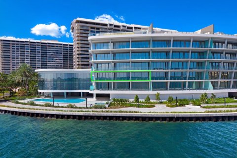 Condominio en venta en Miami, Florida, 4 dormitorios, 352.84 m2 № 2044061 - foto 2