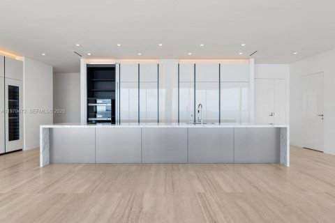 Condominio en venta en Miami, Florida, 4 dormitorios, 352.84 m2 № 2044061 - foto 5
