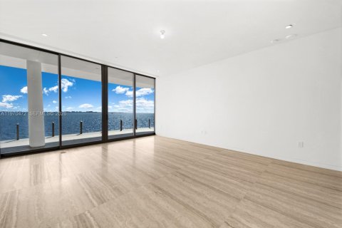 Condominio en venta en Miami, Florida, 4 dormitorios, 352.84 m2 № 2044061 - foto 9