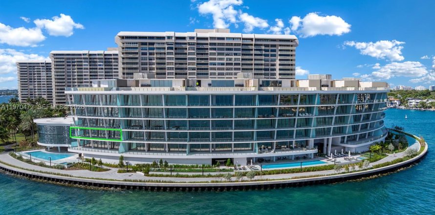Condominio en Miami, Florida, 4 dormitorios  № 2044061