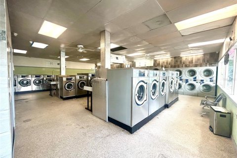 Commercial property in Winter Haven, Florida 176.14 sq.m. № 2204290 - photo 2