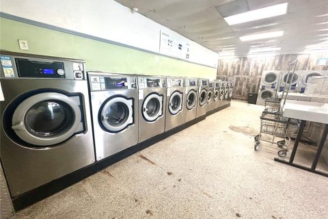 Commercial property in Winter Haven, Florida 176.14 sq.m. № 2204290 - photo 3