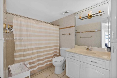 Снять в аренду кондоминиум в Майами-Бич, Флорида 2 спальни, 127.09м2, № 1972289 - фото 24