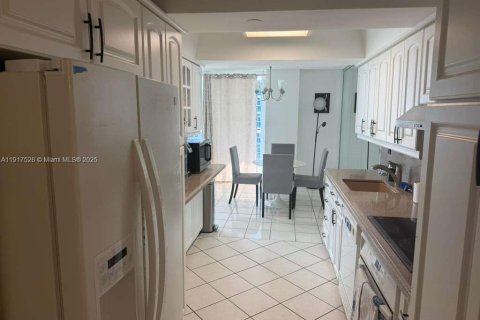 Снять в аренду кондоминиум в Майами-Бич, Флорида 2 спальни, 127.09м2, № 1972289 - фото 9