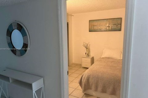 Снять в аренду кондоминиум в Майами-Бич, Флорида 2 спальни, 127.09м2, № 1972289 - фото 13