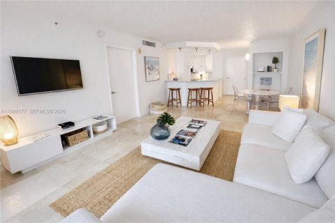 Condo in Miami Beach, Florida, 1 bedroom  № 2067451 - photo 4
