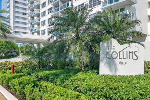 Condo in Miami Beach, Florida, 1 bedroom  № 2067451 - photo 2