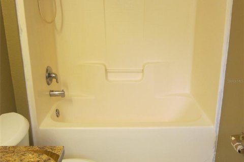 House in Winter Haven, Florida 3 bedrooms, 102.38 sq.m. № 1904339 - photo 8