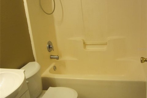 House in Winter Haven, Florida 3 bedrooms, 102.38 sq.m. № 1904339 - photo 5