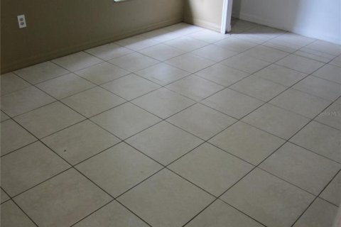 House in Winter Haven, Florida 3 bedrooms, 102.38 sq.m. № 1904339 - photo 15