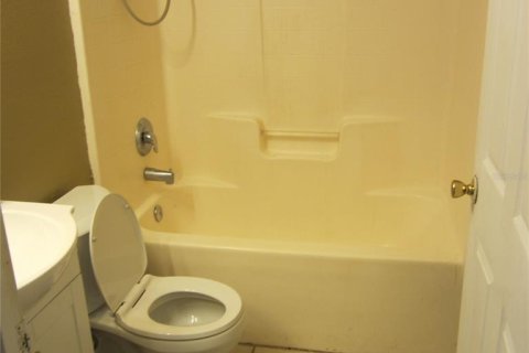 House in Winter Haven, Florida 3 bedrooms, 102.38 sq.m. № 1904339 - photo 11