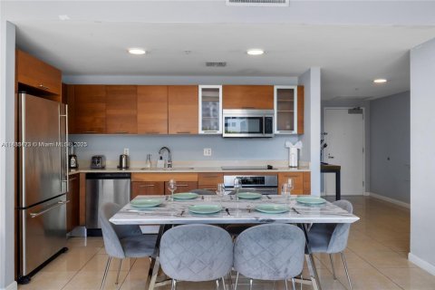 Copropriété à louer à Miami, Floride: 2 chambres, 110.55 m2 № 2018322 - photo 2