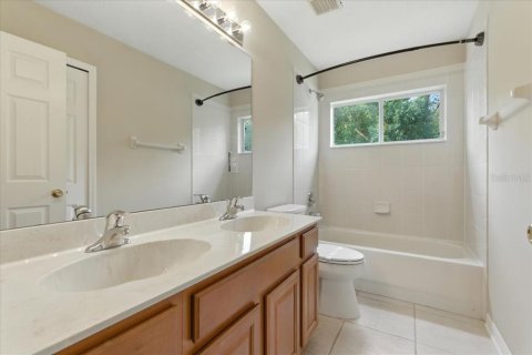Casa en alquiler en Orlando, Florida, 5 dormitorios, 207.36 m2 № 1906889 - foto 13