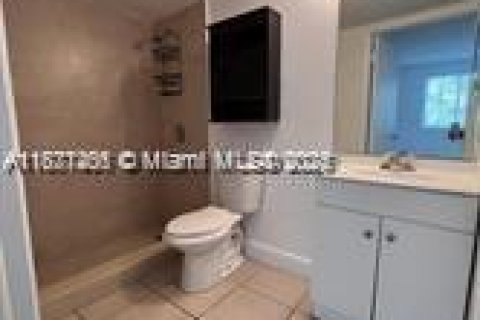 Condominio en alquiler en Hialeah, Florida, 1 dormitorio, 69.58 m2 № 1920276 - foto 12