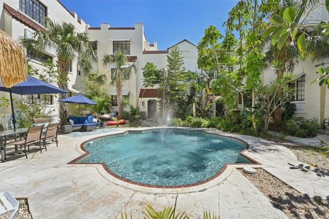 Condominio en venta en Bradenton, Florida, 1 dormitorio, 67.63 m2 № 1550282 - foto 26