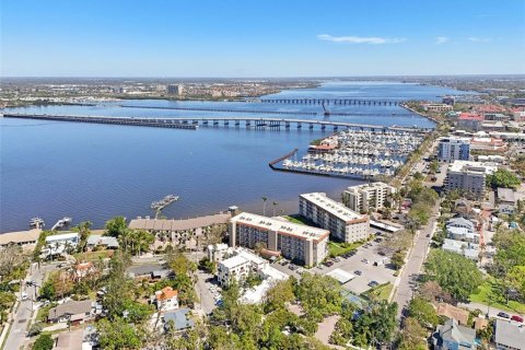 Condominio en venta en Bradenton, Florida, 1 dormitorio, 67.63 m2 № 1550282 - foto 2