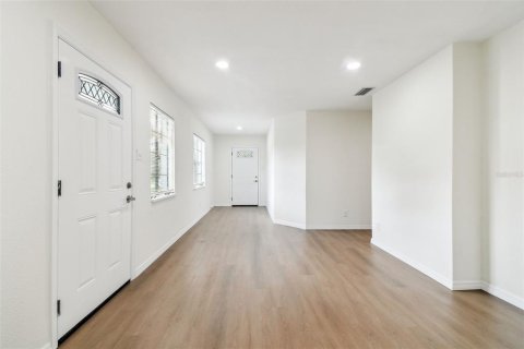 Casa en venta en Tampa, Florida, 3 dormitorios, 102.56 m2 № 1835740 - foto 14