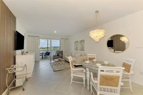 Condo in Venice, Florida, 2 bedrooms in WELLEN PARK  № 1821482 - photo 14