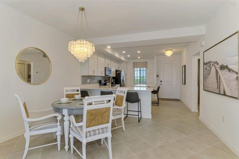 Condo in Venice, Florida, 2 bedrooms in WELLEN PARK  № 1821482 - photo 15