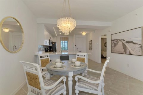 Condo in Venice, Florida, 2 bedrooms in WELLEN PARK  № 1821482 - photo 16