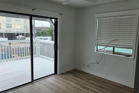 House in Panama City, Florida 6 bedrooms, 167.22 sq.m. № 1920199 - photo 18