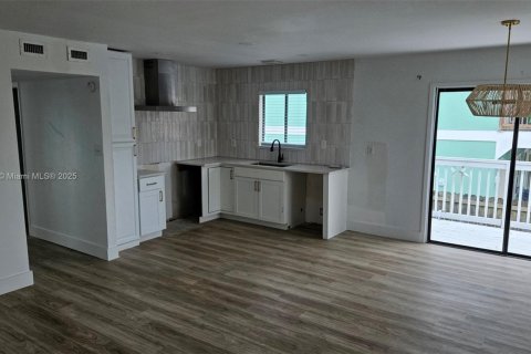 Casa en venta en Panama City, Florida, 6 dormitorios, 167.22 m2 № 1920199 - foto 13
