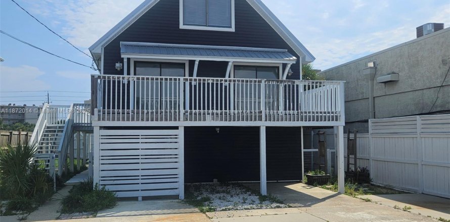 Casa en Panama City, Florida 6 dormitorios, 167.22 m2 № 1920199