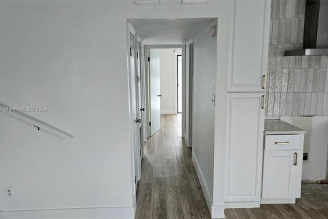 Casa en venta en Panama City, Florida, 6 dormitorios, 167.22 m2 № 1920199 - foto 16