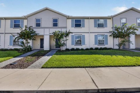 Touwnhouse à Davenport, Floride 5 chambres, 213.02 m2 № 2383703