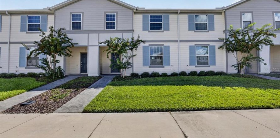Touwnhouse à Davenport, Floride 5 chambres, 213.02 m2 № 2383703