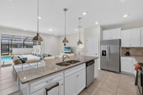 Touwnhouse à vendre à Davenport, Floride: 5 chambres, 213.02 m2 № 2383703 - photo 3