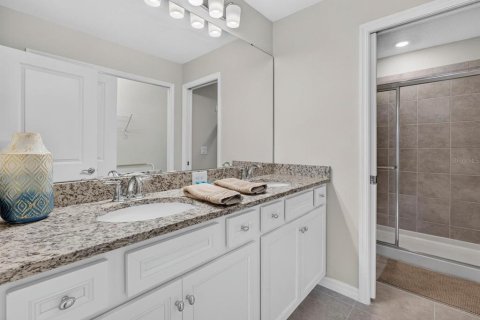 Touwnhouse à vendre à Davenport, Floride: 5 chambres, 213.02 m2 № 2383703 - photo 9