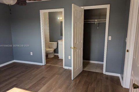 Купить коммерческую недвижимость в Лихай-Эйкерс, Флорида 184.69м2, № 2002612 - фото 17