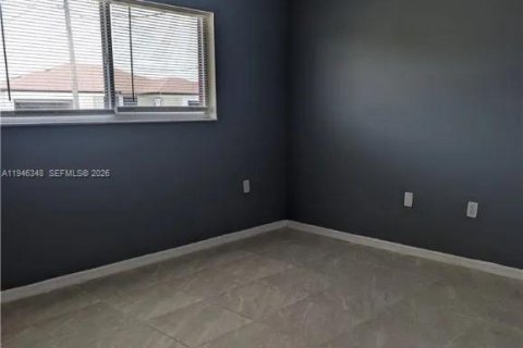 Купить коммерческую недвижимость в Лихай-Эйкерс, Флорида 184.69м2, № 2002612 - фото 8