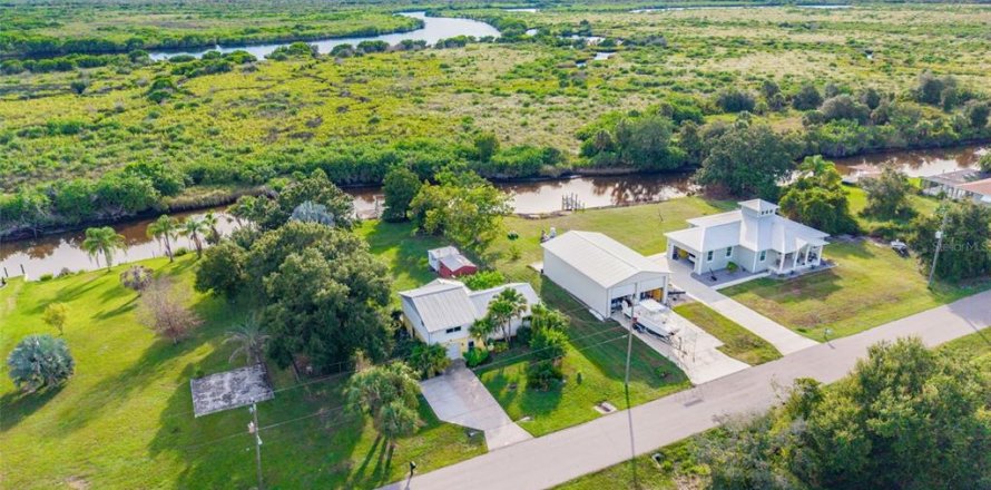 Villa ou maison à Punta Gorda, Floride 3 chambres, 130.81 m2 № 2353373