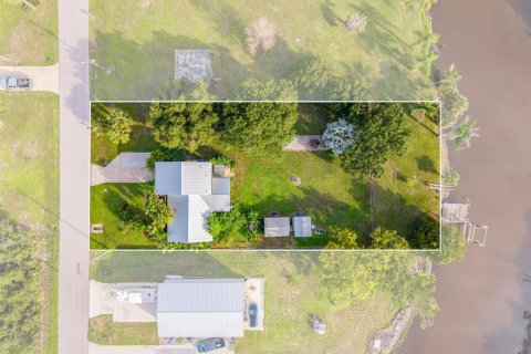 Villa ou maison à vendre à Punta Gorda, Floride: 3 chambres, 130.81 m2 № 2353373 - photo 3