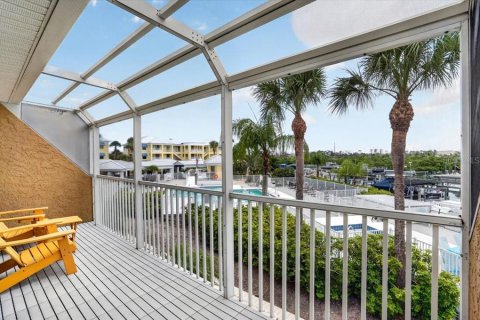 Townhouse in Englewood, Florida 3 bedrooms, 129.78 sq.m. № 2197958 - photo 24