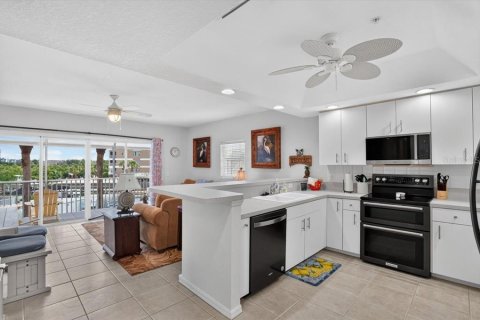 Townhouse in Englewood, Florida 3 bedrooms, 129.78 sq.m. № 2197958 - photo 5