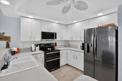 Townhouse in Englewood, Florida 3 bedrooms, 129.78 sq.m. № 2197958 - photo 6