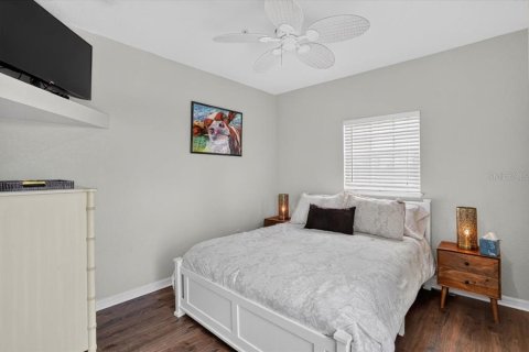 Townhouse in Englewood, Florida 3 bedrooms, 129.78 sq.m. № 2197958 - photo 11