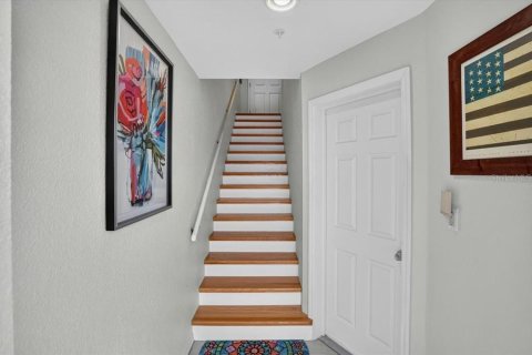 Townhouse in Englewood, Florida 3 bedrooms, 129.78 sq.m. № 2197958 - photo 3