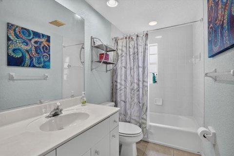 Townhouse in Englewood, Florida 3 bedrooms, 129.78 sq.m. № 2197958 - photo 14
