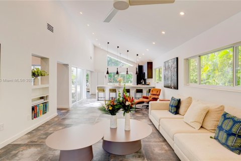 House in Miami Shores, Florida 3 bedrooms, 272.58 sq.m. № 1882302 - photo 16
