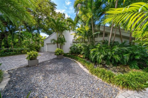 House in Miami Shores, Florida 3 bedrooms, 272.58 sq.m. № 1882302 - photo 3