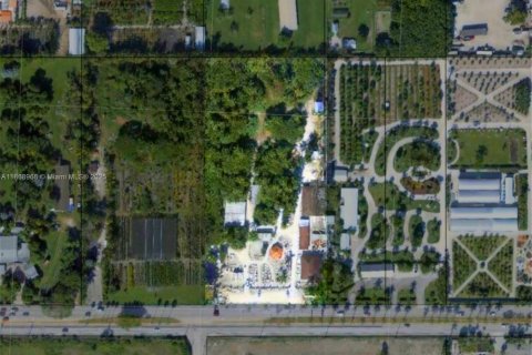 Commercial property in Miami, Florida № 1896594 - photo 3