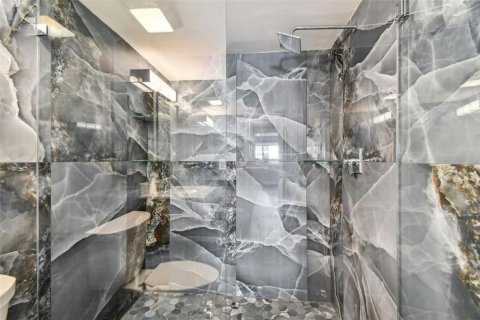 Apartamento en alquiler en Belleair Bluffs, Florida, 1 dormitorio, 69.68 m2 № 1679372 - foto 24