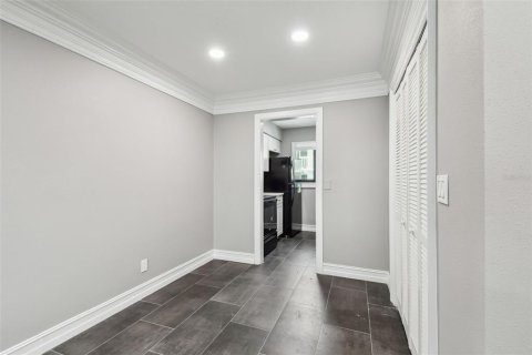 Apartamento en alquiler en Belleair Bluffs, Florida, 1 dormitorio, 69.68 m2 № 1679372 - foto 11