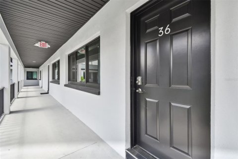 Apartamento en alquiler en Belleair Bluffs, Florida, 1 dormitorio, 69.68 m2 № 1679372 - foto 4