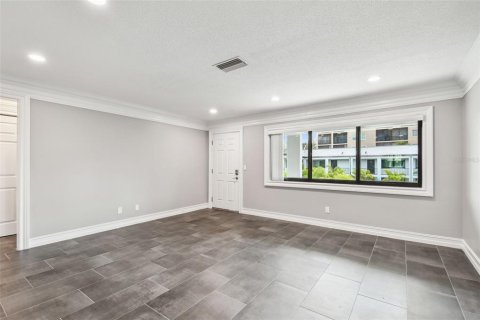 Apartamento en alquiler en Belleair Bluffs, Florida, 1 dormitorio, 69.68 m2 № 1679372 - foto 9