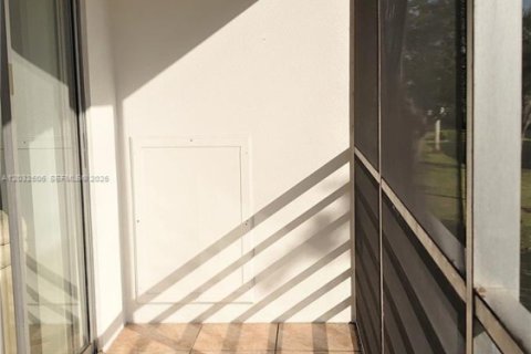 Copropriété à louer à Boca Raton, Floride: 1 chambre, 66.89 m2 № 2154264 - photo 12